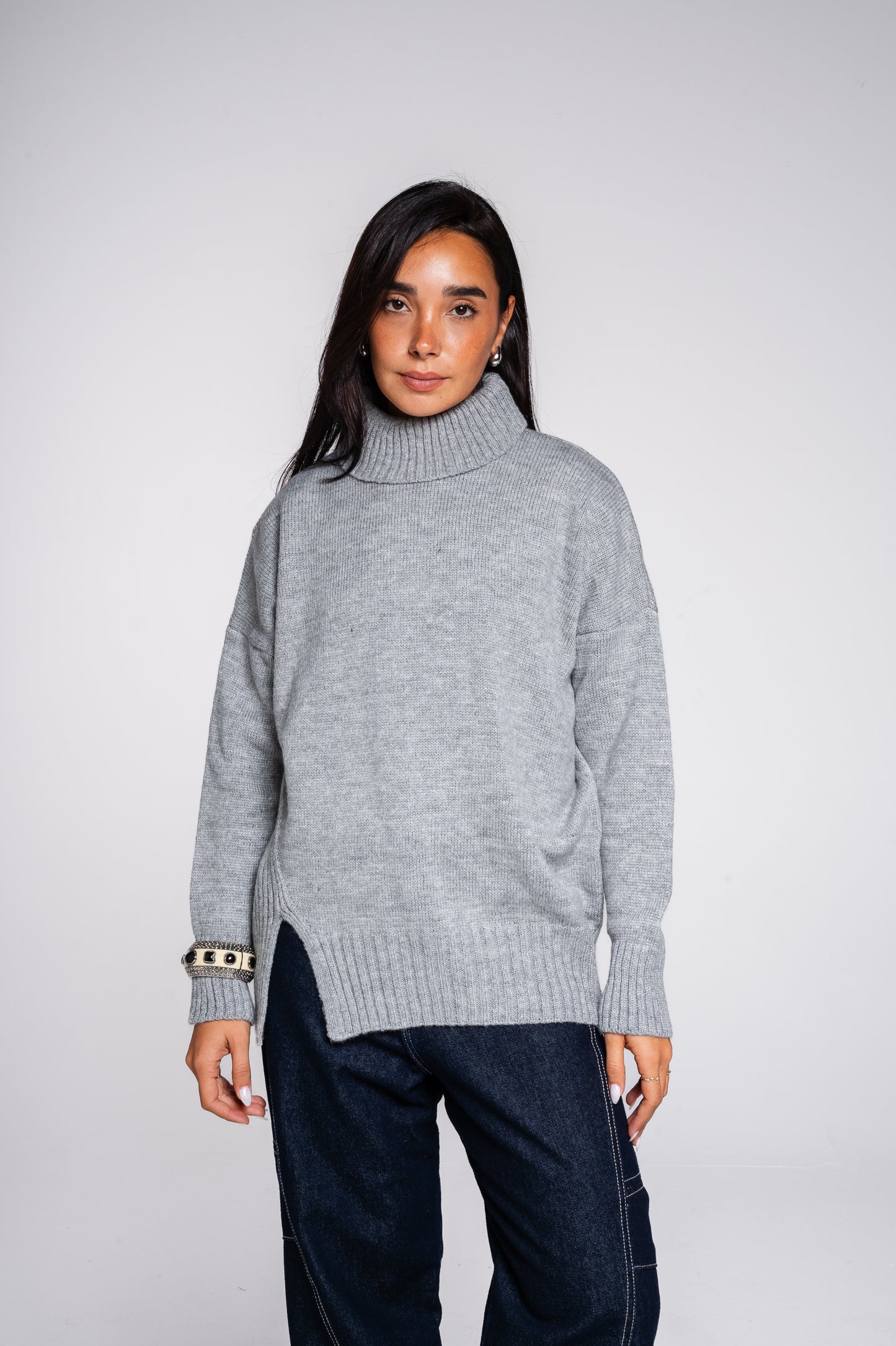 Chasing Dreams Pullover in grey