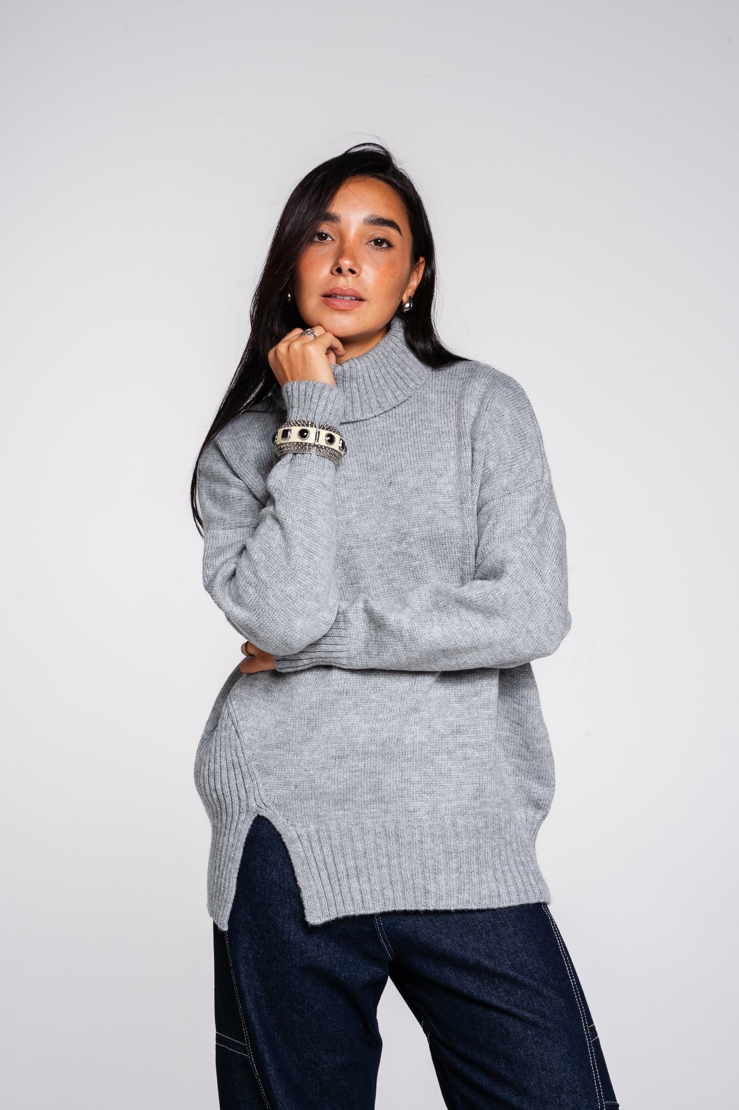 Chasing Dreams Pullover in grey