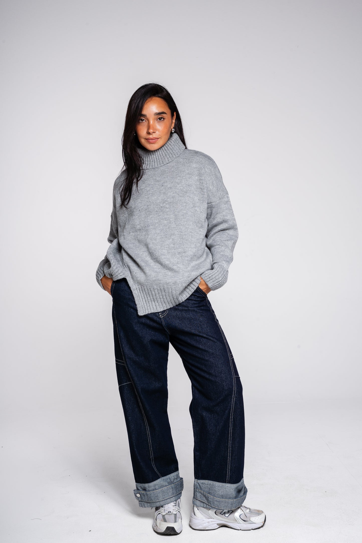 Chasing Dreams Pullover in grey