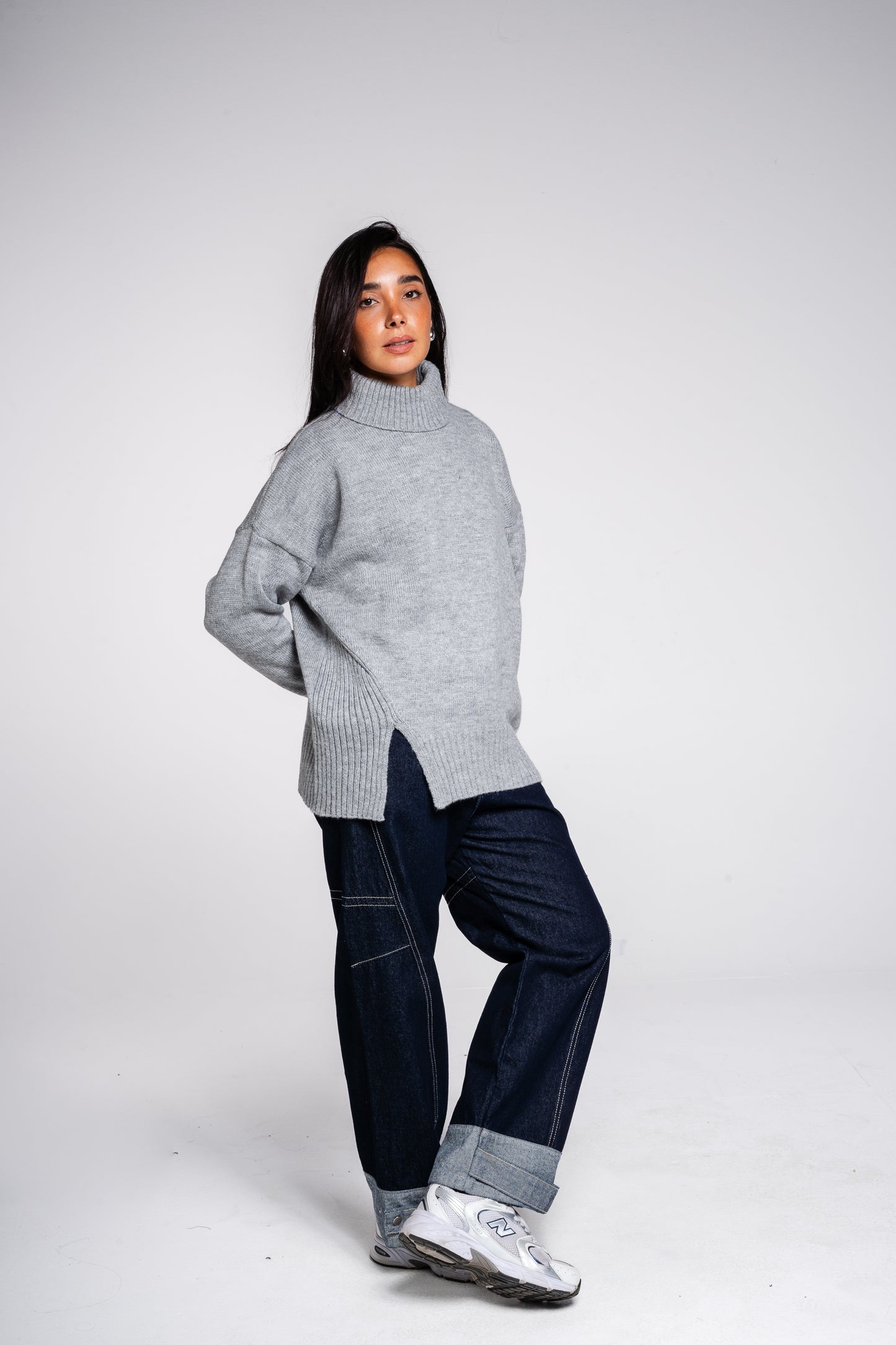 Chasing Dreams Pullover in grey