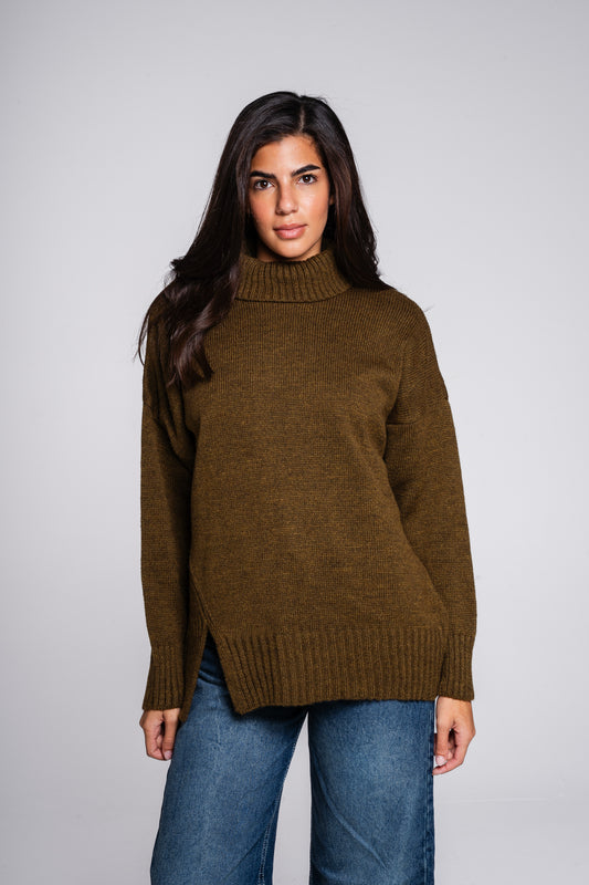 Chasing Dreams Pullover in Olive