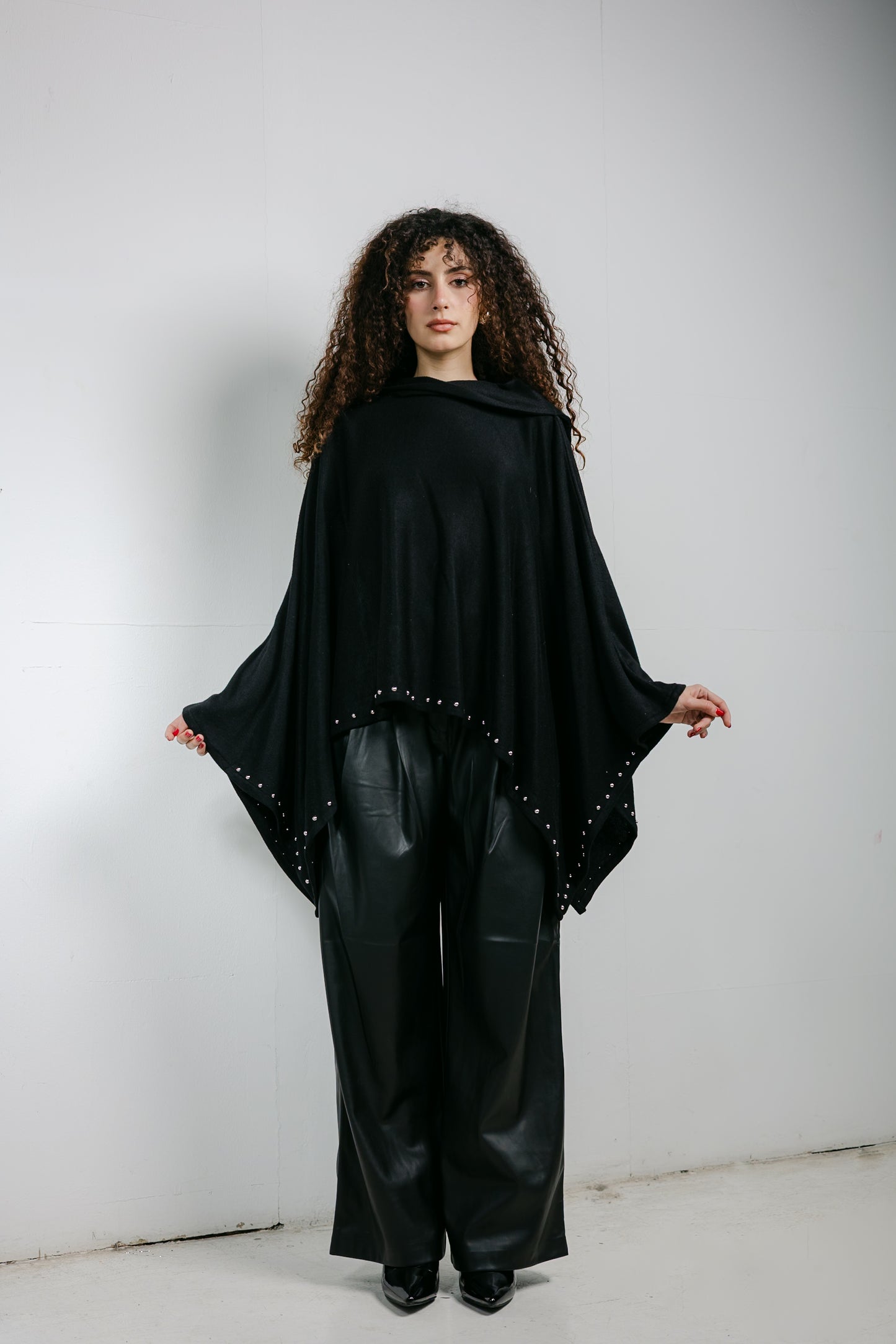 The Twighlight cape in Black