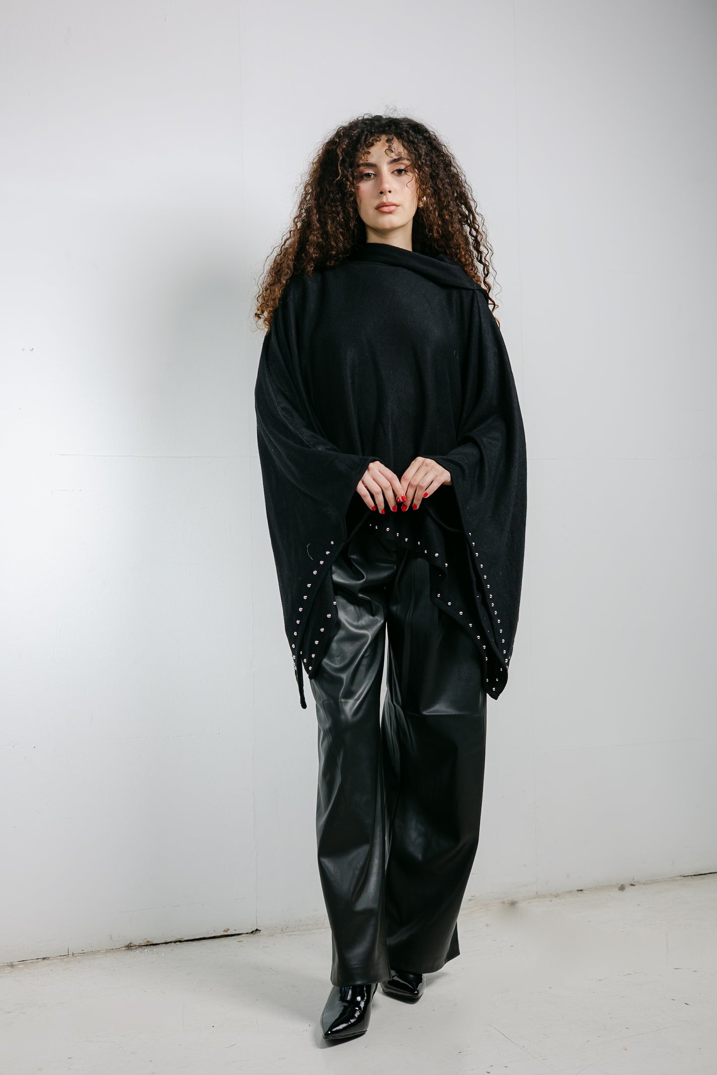 The Twighlight cape in Black