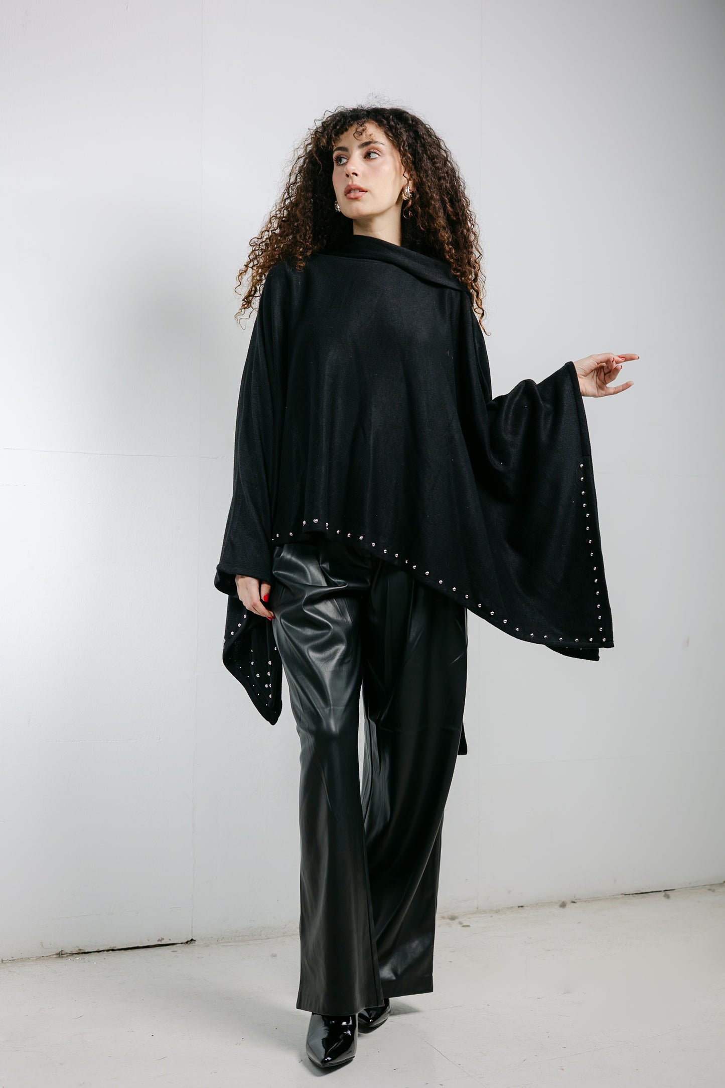 The Twighlight cape in Black