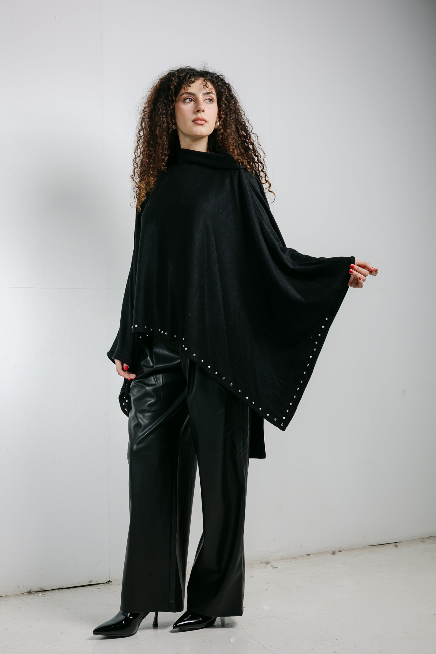 The Twighlight cape in Black
