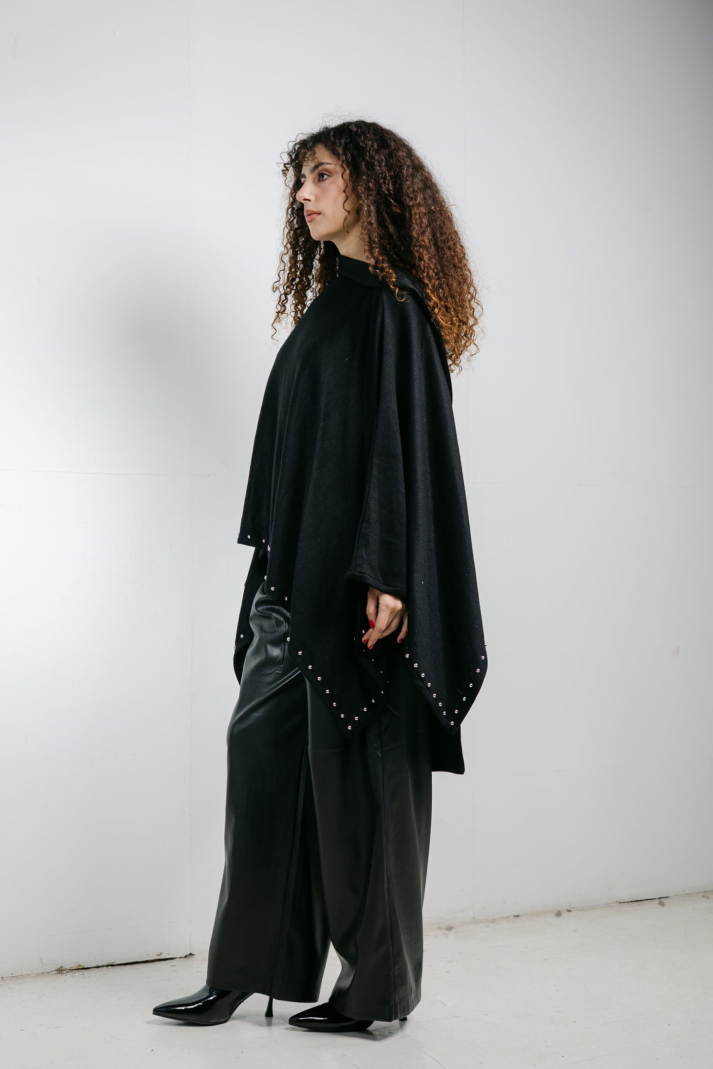 The Twighlight cape in Black