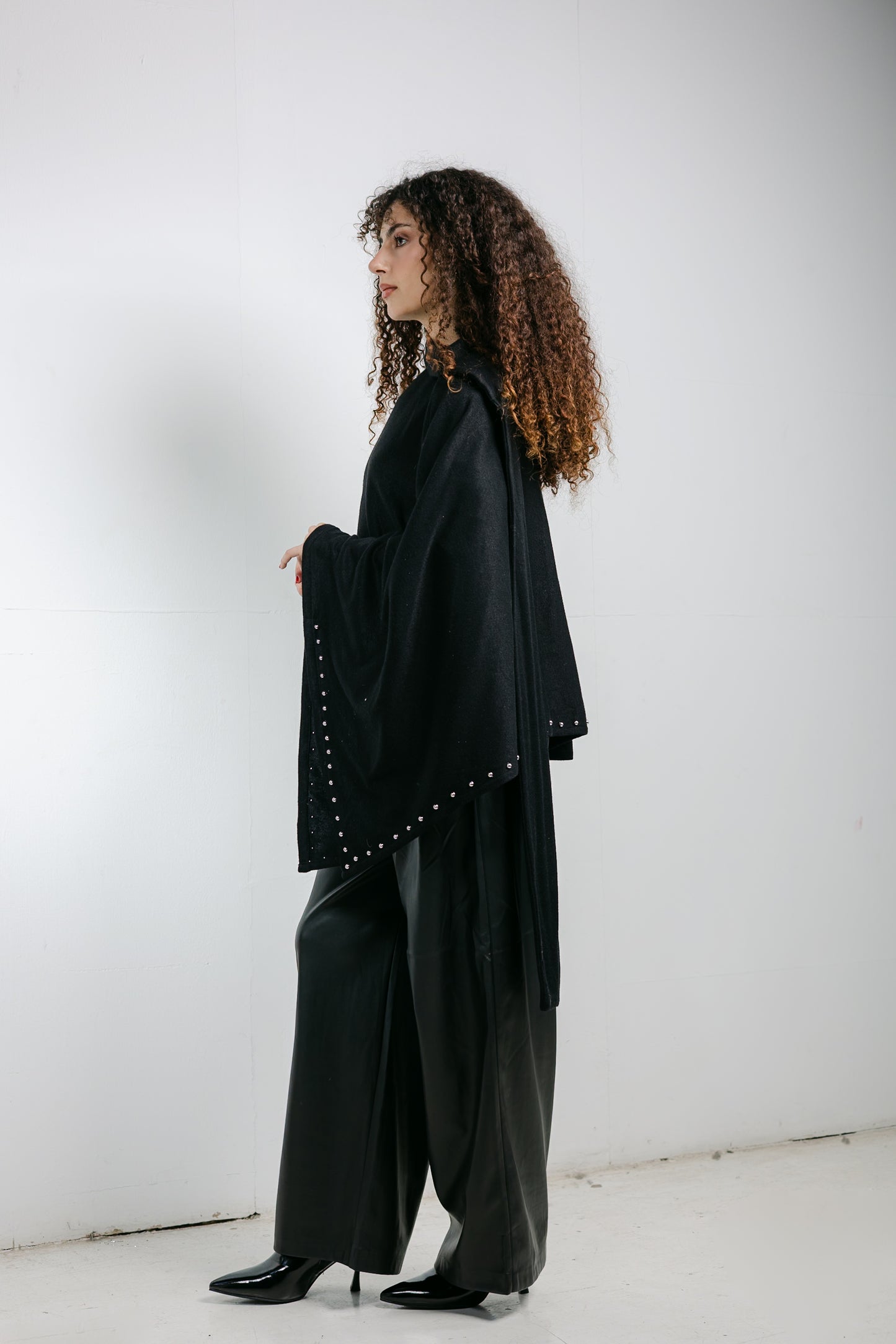 The Twighlight cape in Black