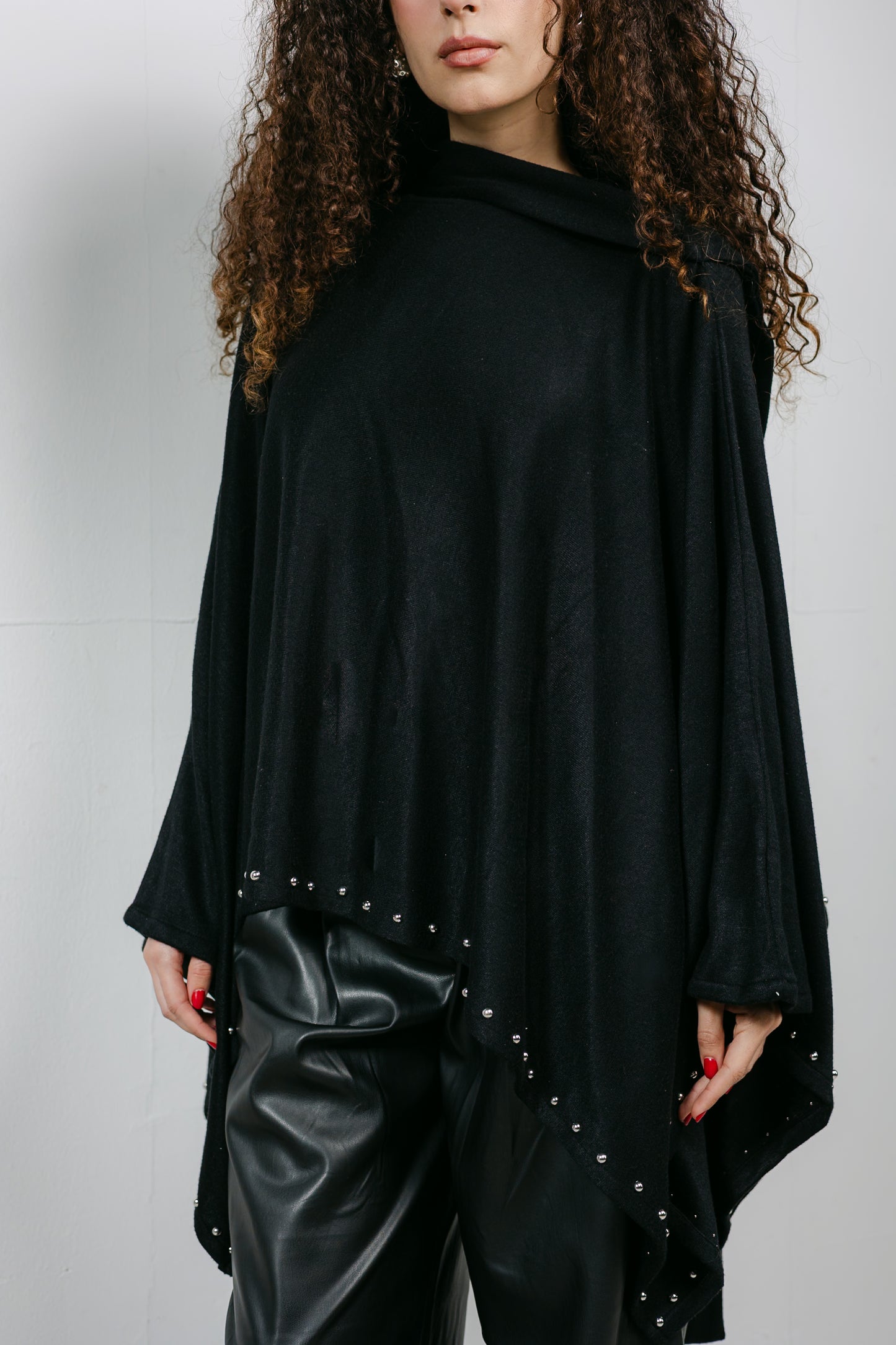 The Twighlight cape in Black