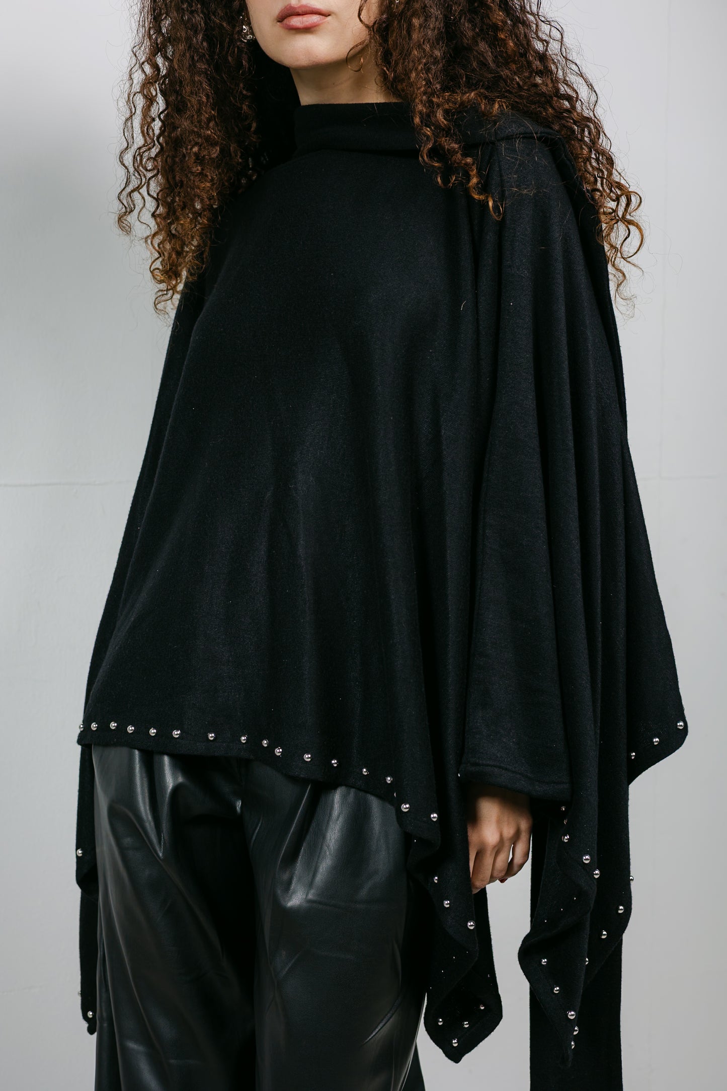 The Twighlight cape in Black