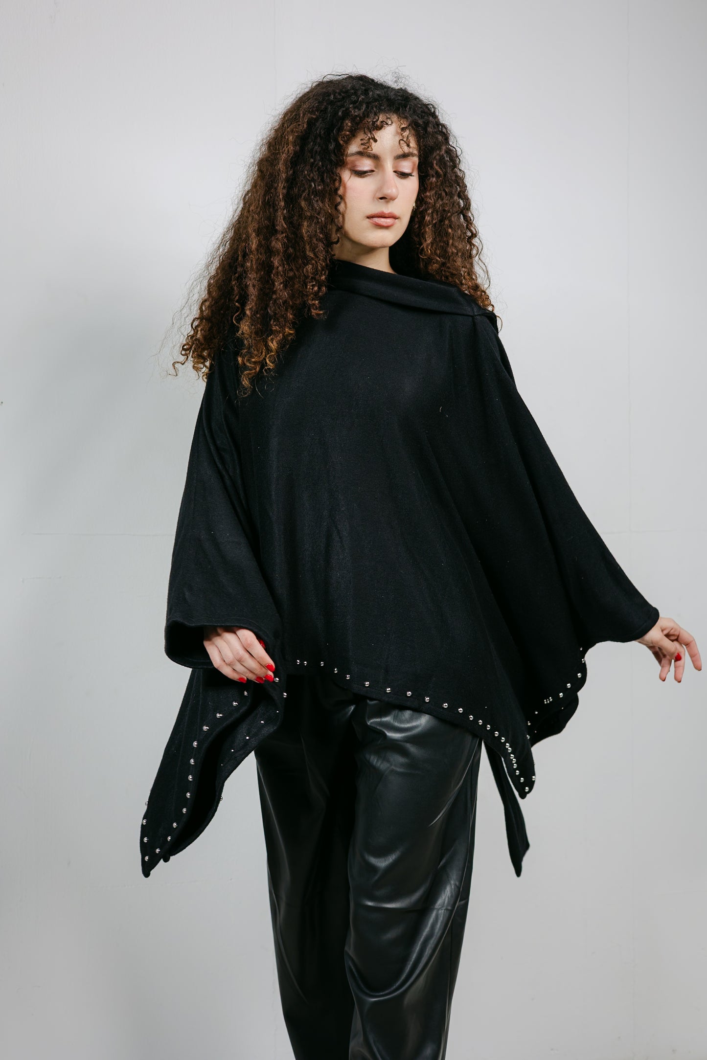 The Twighlight cape in Black
