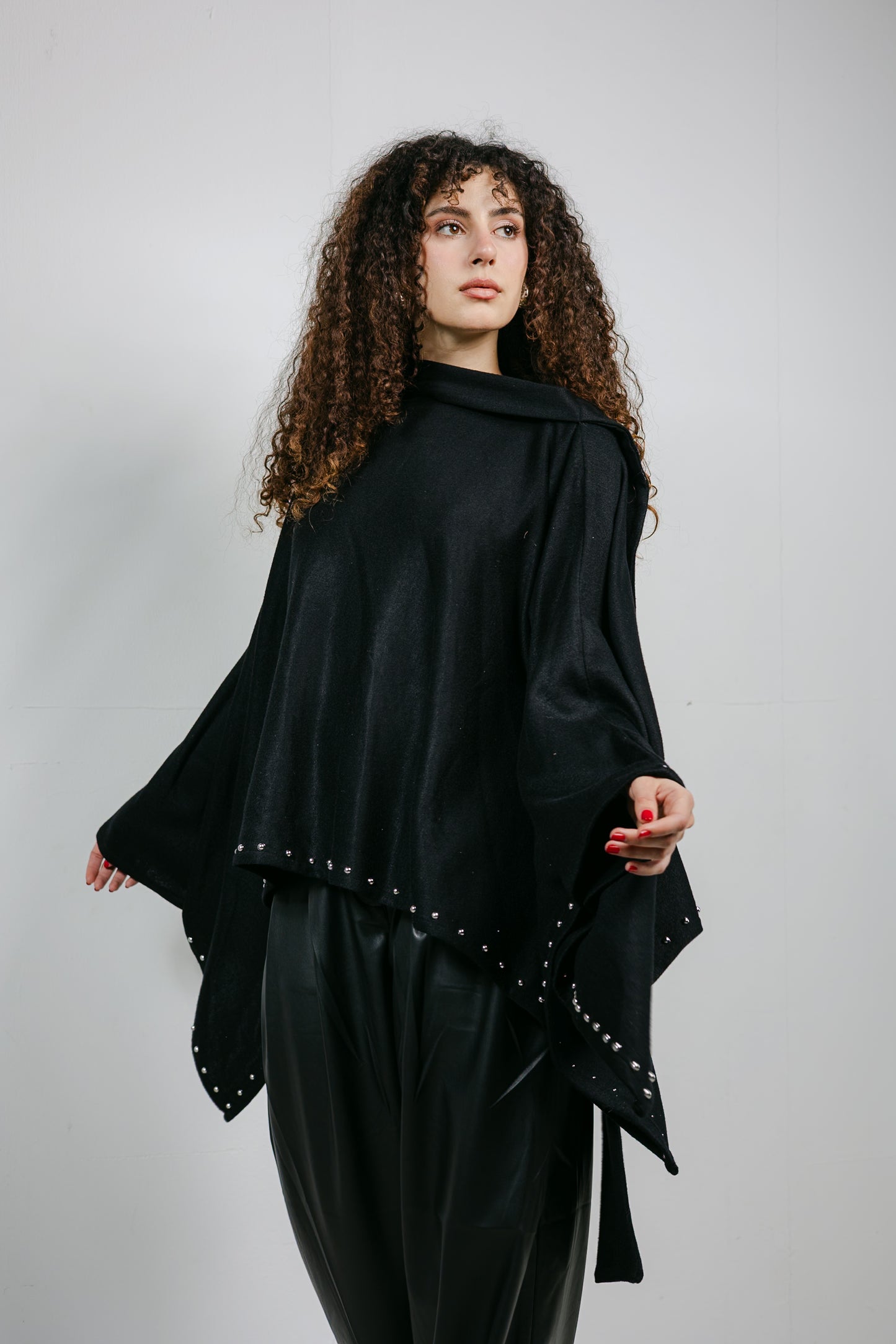 The Twighlight cape in Black