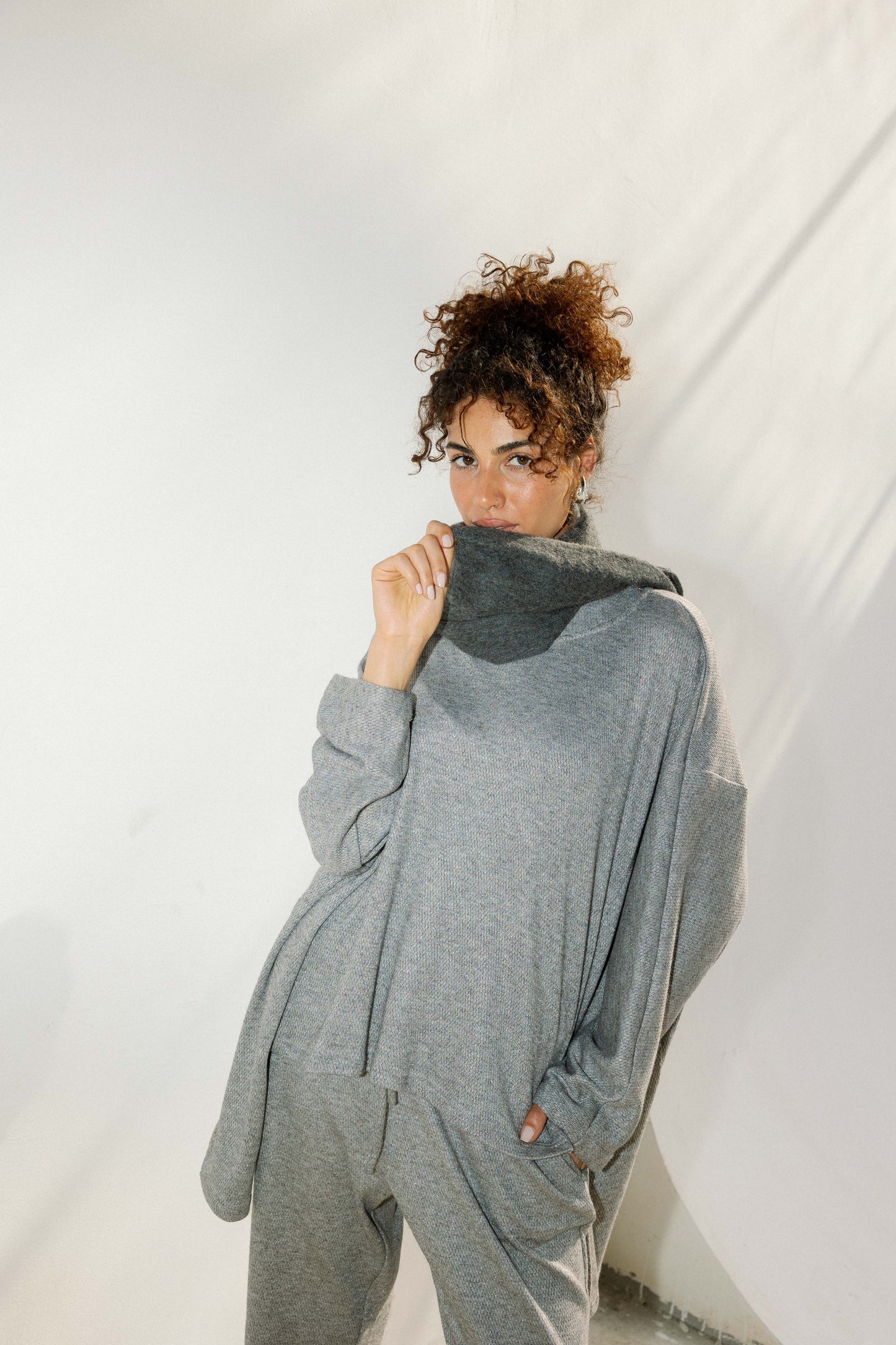 The Glimmer Set in Grey - Shimmery fabric