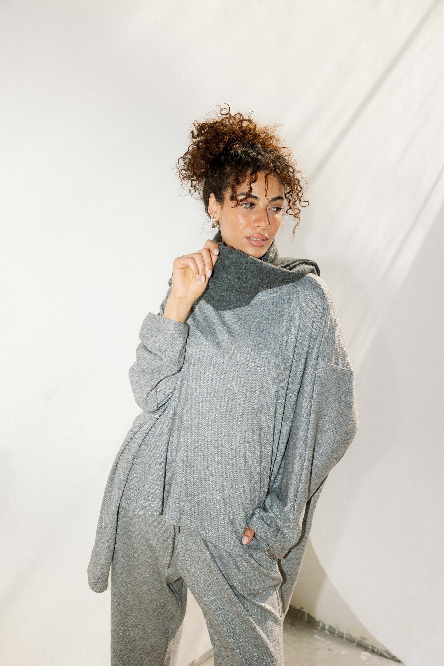 The Glimmer Set in Grey - Shimmery fabric